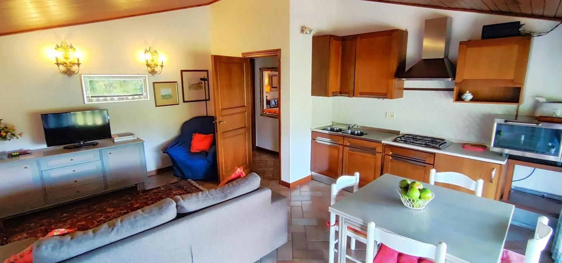 Le Quattro Stagioni Guest House Massa  Country house Massa (Tuscany)