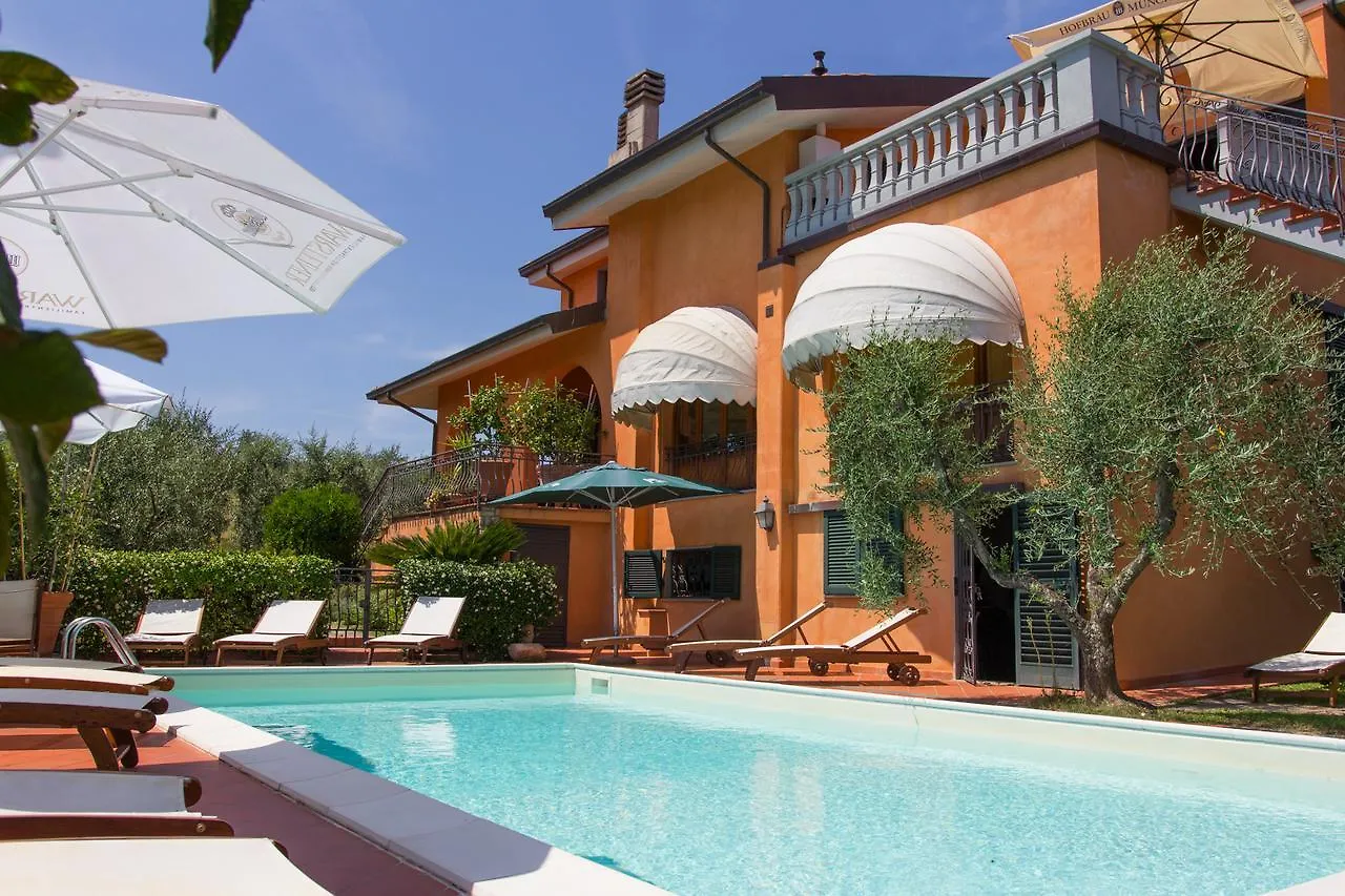 Country house Le Quattro Stagioni Guest House Massa